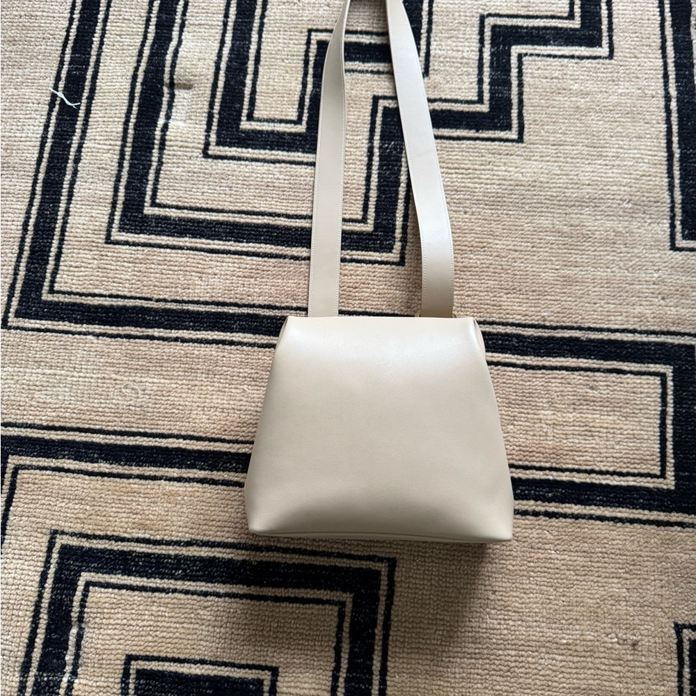 Osoi brand new purse never been used